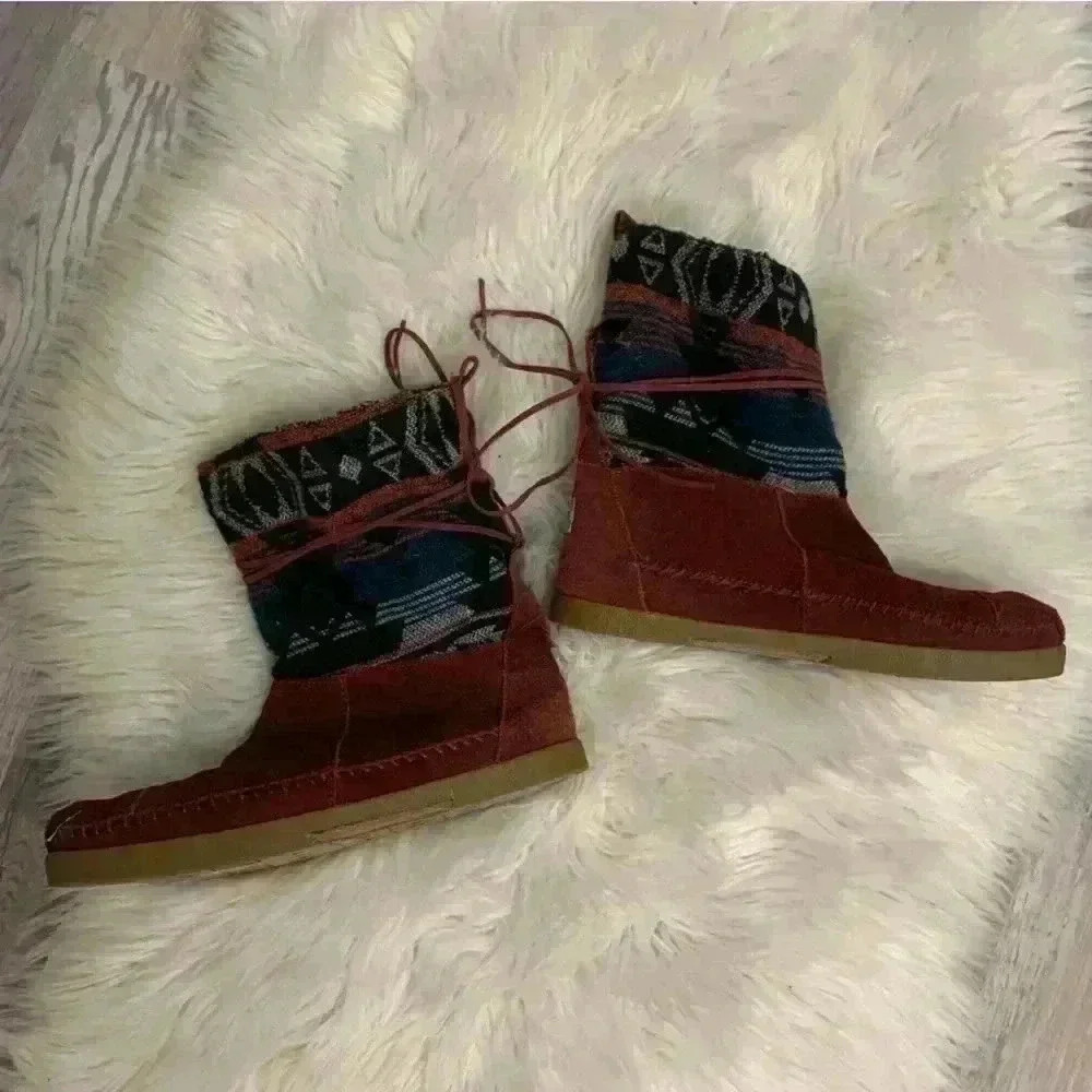 Toms rusty Burgundy Suede Jacquard Nepal tribal fleece lined Boot sz 9.5 - Picture 4 of 8